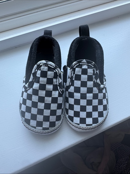 Vans Other - Infant Checkerboad Vans Unisex Sneaker Shows SZ 4
